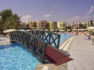 Club Golden Beach Hotel 4*